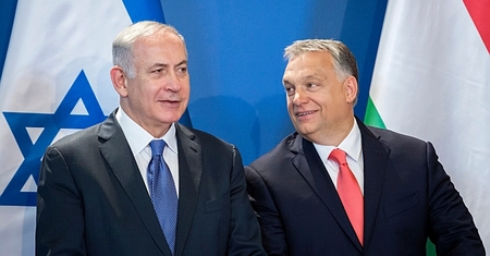 Orbán Netanjahu mellé állt
